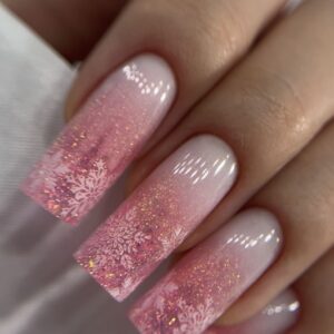 Różowe ombre z subtelnym błyskiem