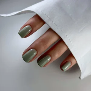 paznokcie wiosenne zielone (oliwkowy minimalizm)
